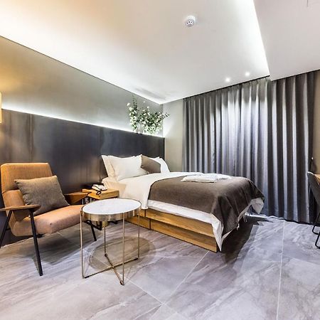 The Post Hotel Сеул Екстериор снимка