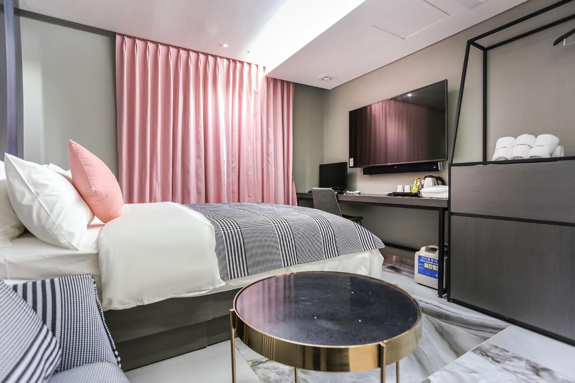 The Post Hotel Сеул Екстериор снимка